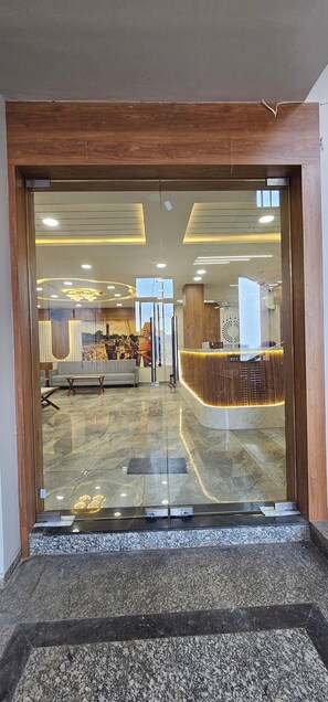 Lobby - Hotel Velvet Vista (Sanand)