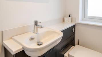 Hårføner og håndklær