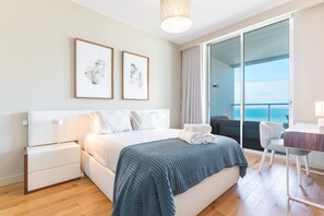 2 bedrooms, iron/ironing board, travel cot, free WiFi - Pearl View by Atlantic Holiday (Funchal)