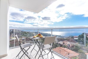 Outdoor dining - Horizonte Completo II by Atlantic Holiday (Câmara de Lobos)