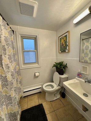 Bathroom - Chic 1BR Stay in Central London (London)