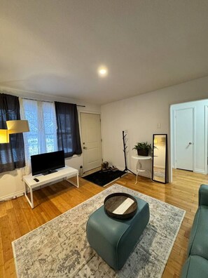 Living area - Chic 1BR Stay in Central London (London)