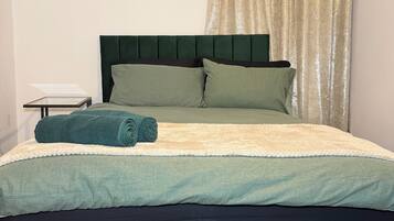 2 bedrooms, iron/ironing board, Internet, bed sheets