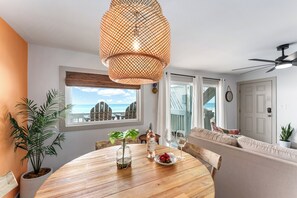 Dining - Whose ready 4 Spring Break? ~ couples ~ oceanfront (Port St. Joe)