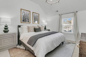 Iron/ironing board, WiFi, bed sheets - 1Bd Coastal Loft Pool, Dock, Lowcountry Living (Hanahan)