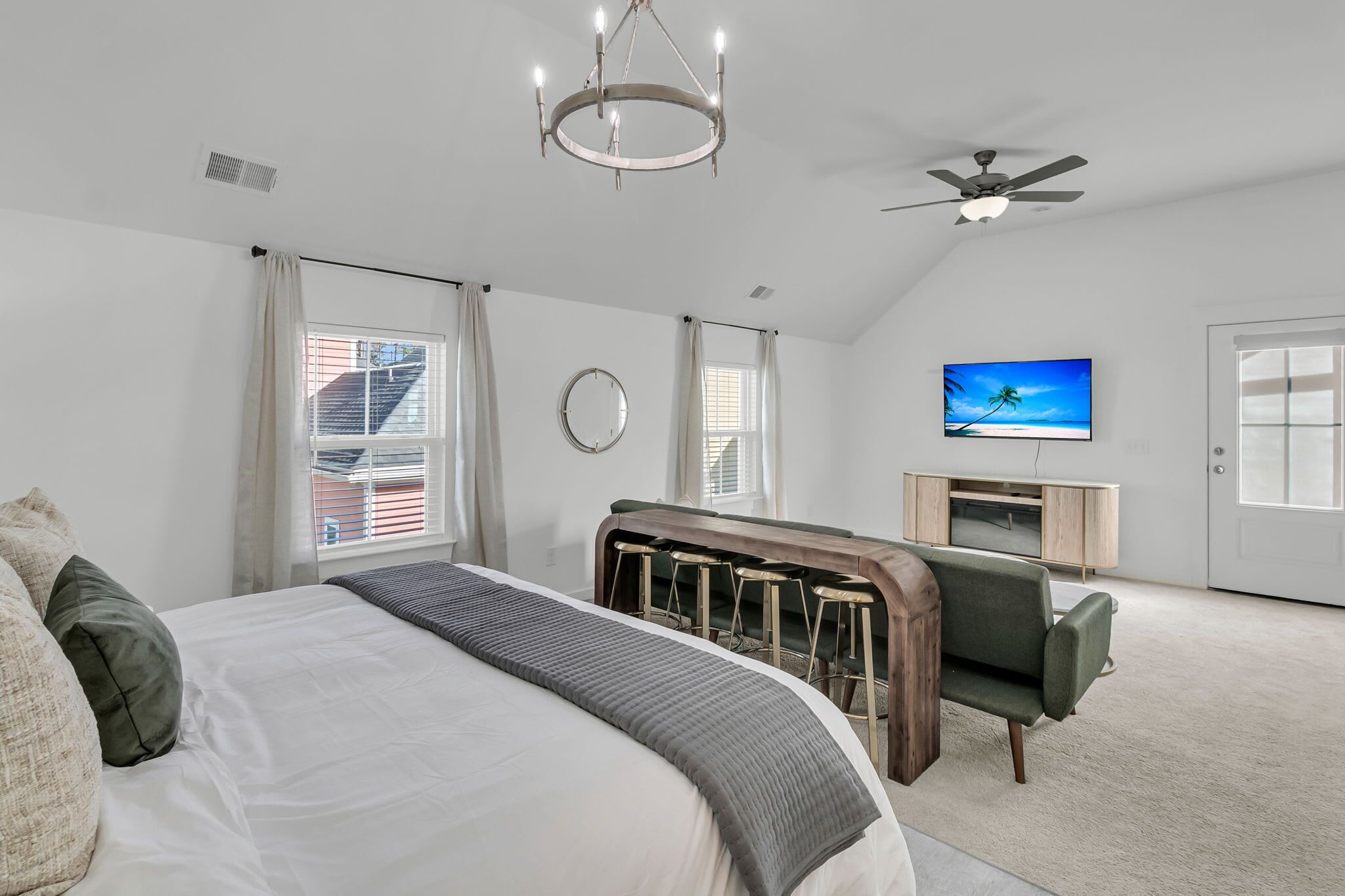 熨斗/熨衫板、Wi-Fi、床單