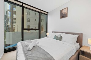 2 bedrooms, iron/ironing board, WiFi, bed sheets - ST Apartments by Arvia Living (Brisbane City)