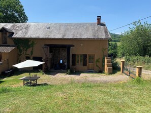 Exterior - Gîte MTB Morvan, in a quiet location in the Morvan Natural Park (Cussy-en-Morvan)