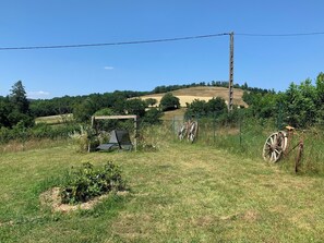 Property grounds - Gîte MTB Morvan, in a quiet location in the Morvan Natural Park (Cussy-en-Morvan)