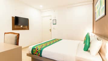 Standard Double Room | Desk