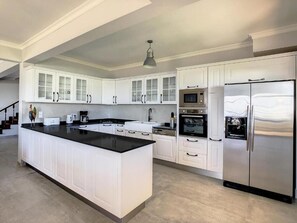 别墅 | 4 多间卧室、办公桌