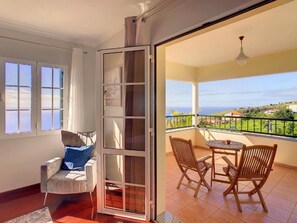 4 bedrooms, desk - Villa Baradaye by Atlantic Holiday (Calheta)