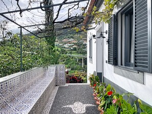Gambar tidak terklasifikasi, 3 dari 49, tombol