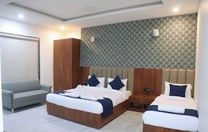 Luxury Twin Room, Park View | Desk, laptop workspace, free WiFi - Belle Tree Hotel (Greater Noida)