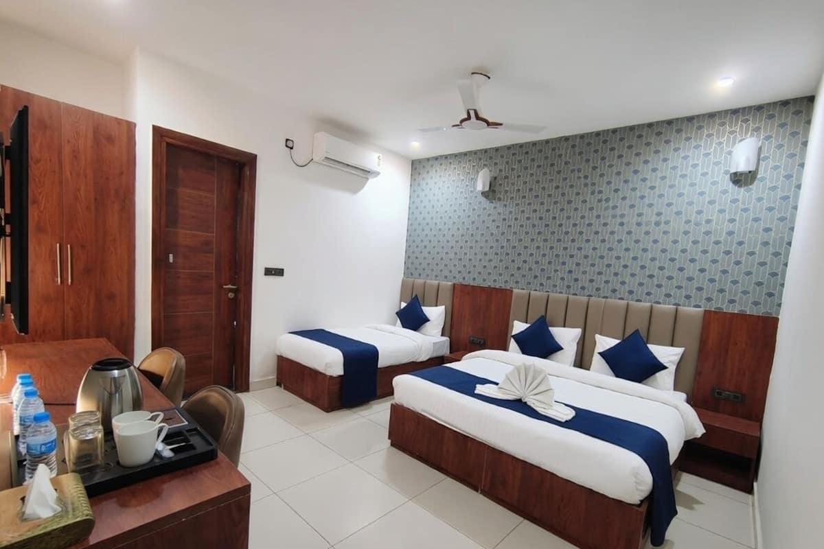 Twin Room | Desk, laptop workspace, free WiFi