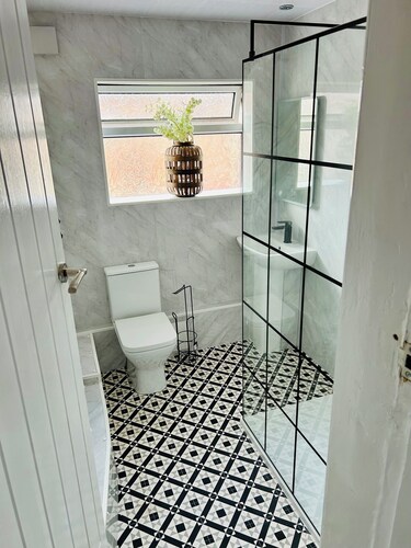 Cozy 3 bed house well located for Salford and Manchester