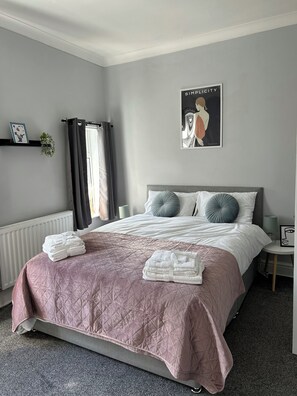 3 bedrooms, iron/ironing board, WiFi, bed sheets - Cozy 3 bed house well located for Salford and Manchester (Salford)