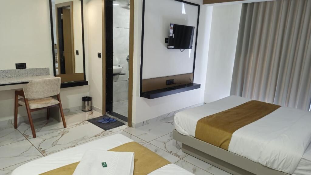 Deluxe Double Room, City View