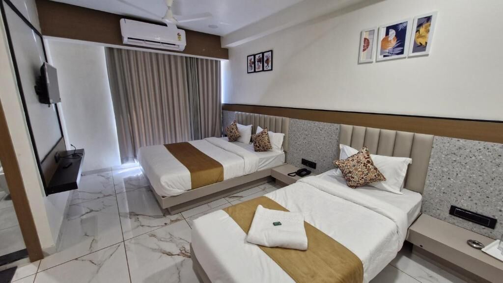 Deluxe Double Room, City View