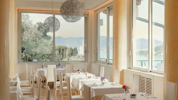 Tägliches inbegriffenes Frühstücksbuffet