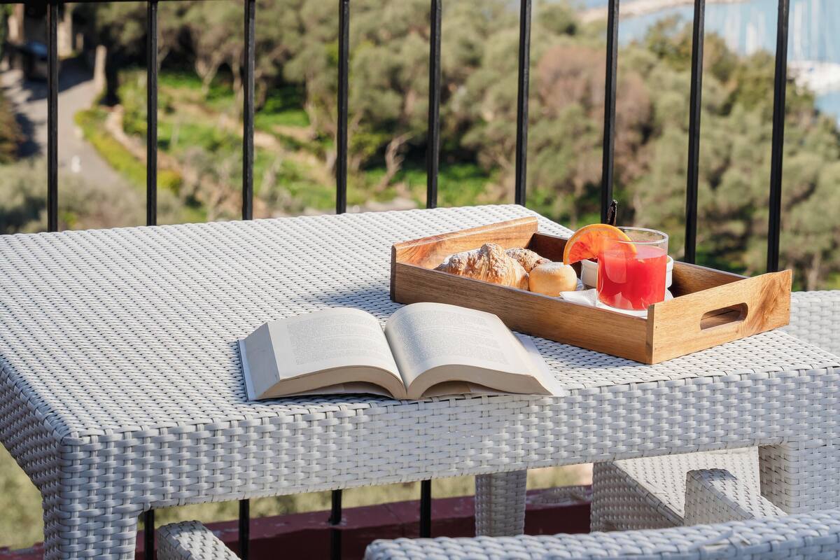 Deluxe Quadruple Room, Balcony, Sea View | Minibar, in-room safe, soundproofing, WiFi (free)