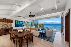 Interior - SUMMER SALE! Discover paradise in a 3-bedroom oceanfront getaway - Alaeloa 28 (Lahaina)