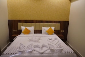 Double Room | In-room safe, blackout drapes, soundproofing, iron/ironing board - Platinum pearl hotel (Madinah)