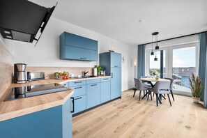 Coffee/tea maker, fridge, microwave, oven - The View A10 Deichkieker 1 – Shared sauna, sea view, elevator, EV station (Dagebüll)