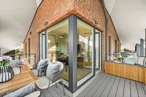 Outdoor dining - The View A13 Küstenkoje – Sea View, Shared Sauna, Elevator, Garden Furniture (Dagebüll)
