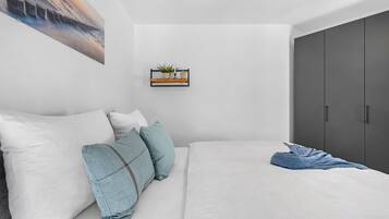 1 bedroom, free WiFi, bed sheets