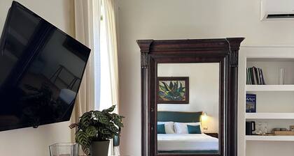 Dimora dei Marchesi: noble palace in the heart of Naples with 4 elegant suites