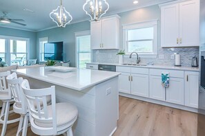 Fridge, microwave, oven, stovetop - West Side of Large 6 BR 5 BA Beach Front Duplex W/ Fantastic Views (Gulf Shores)