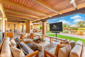 House - NEW 2M Luxe N Scottsdale Estate w Heated Pool (Scottsdale)