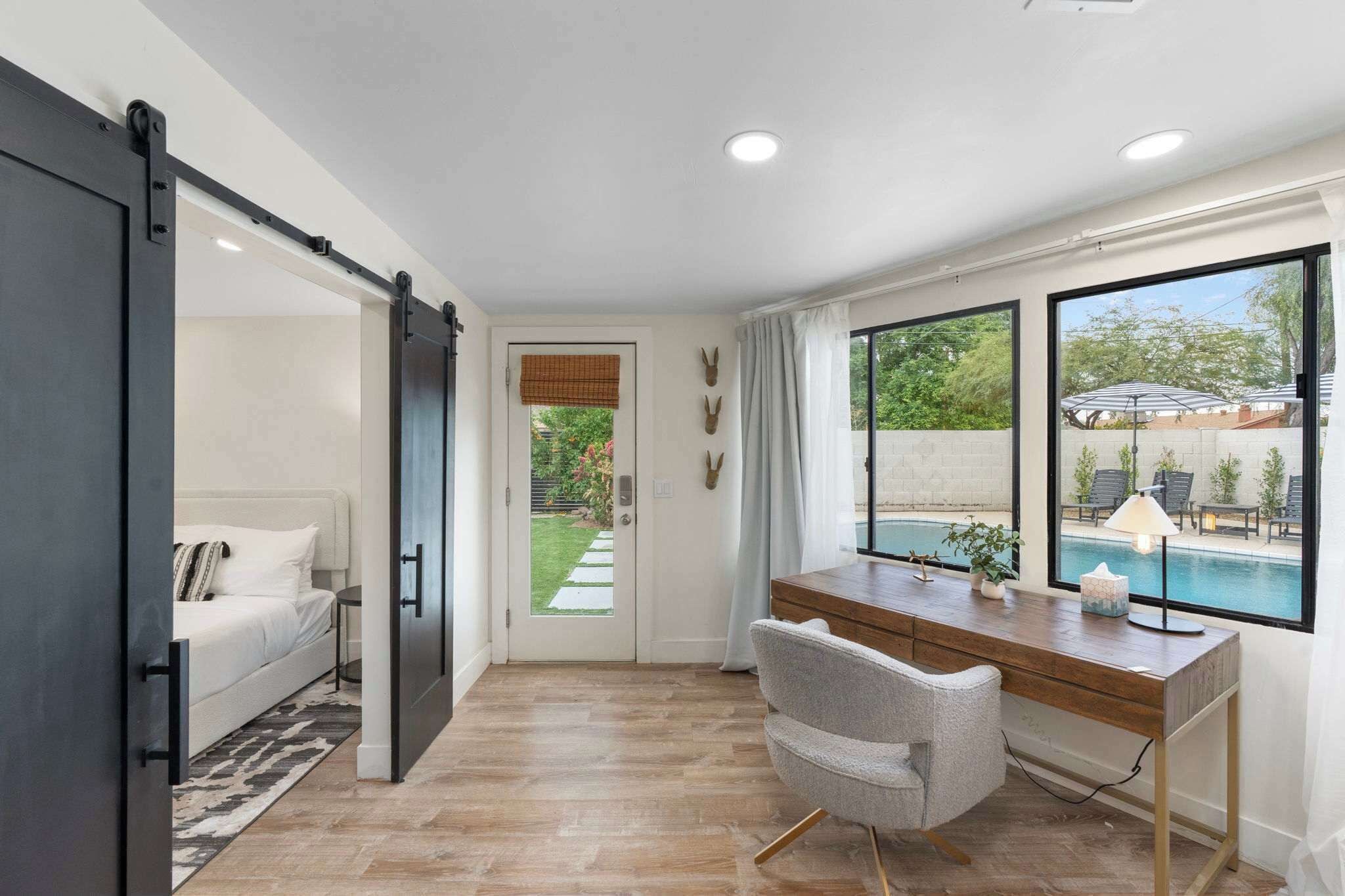 Casa | 4 habitaciones, escritorio y internet 