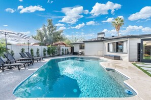 House | 4 bedrooms, desk, Internet - NEW The Palmera Updated 4BR Retreat w Pool (Scottsdale)