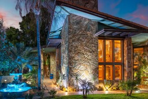 7 habitaciones y acceso a internet 