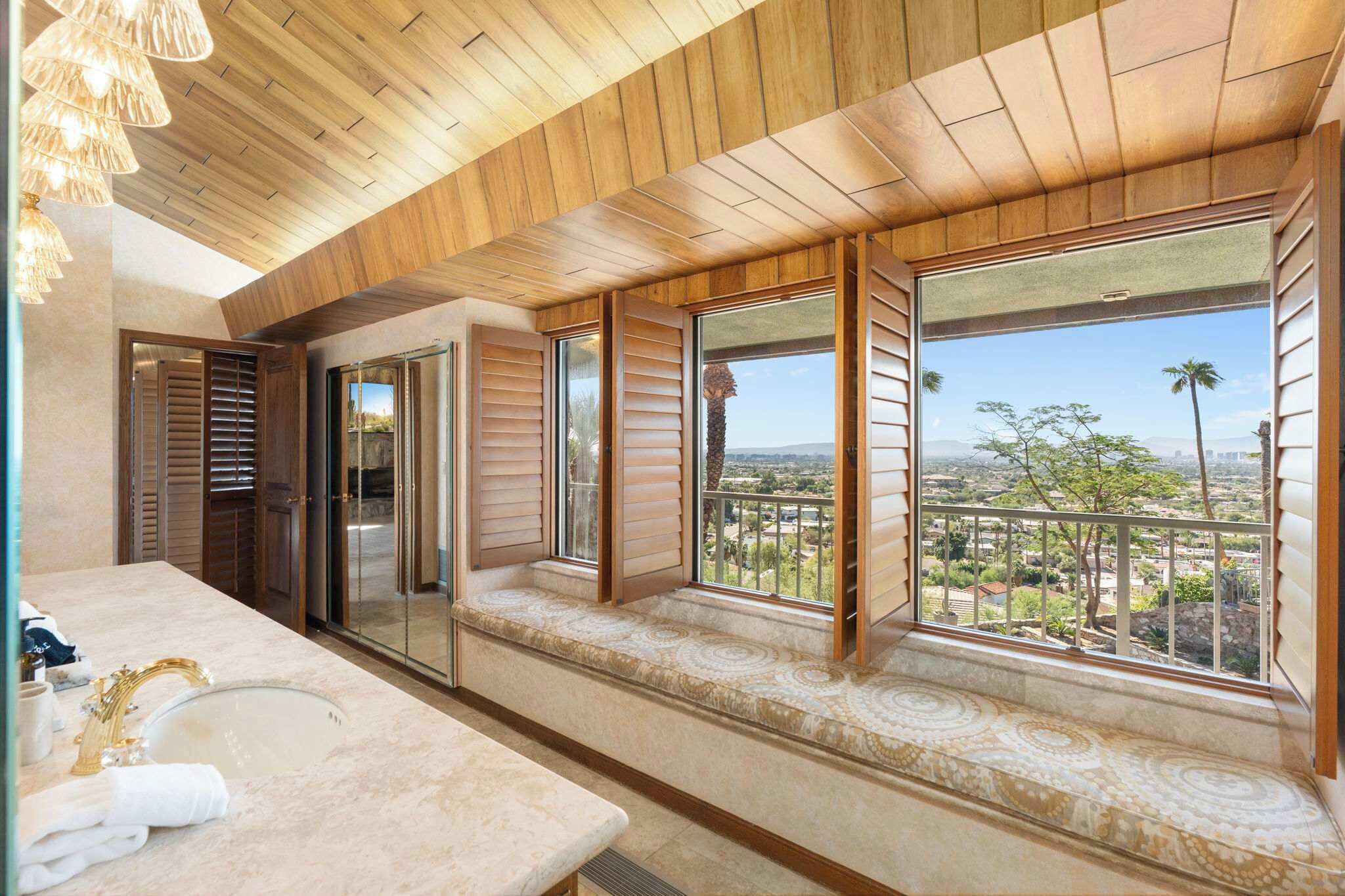 House | 7 bedrooms, Internet