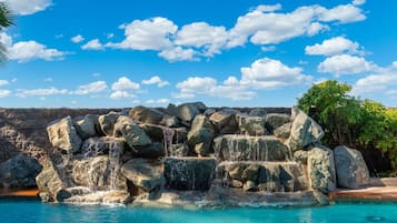 Villa | 7 bedrooms, Internet