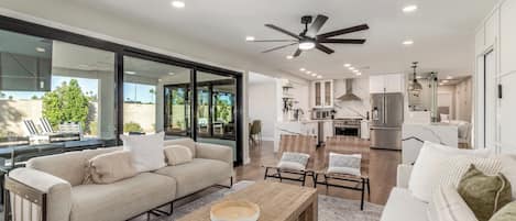 3 bedrooms, Internet