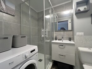 Hair dryer - Comfortable studio with terrace & secure parking in La Teste-de-Buch (La Teste-de-Buch)