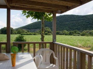 Outdoor dining - 30m² Mobile Home with Terrace - 3 Bedrooms - Saint-Maurice-d'Ibie (Saint-Maurice-d'Ibie)