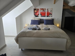 4 bedrooms, free WiFi - Quiet cottage with indoor pool, Wi-Fi, and pets allowed (Sainte-Thérence)