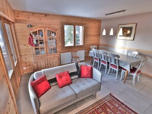 TV - Charming duplex 3 bedrooms, Aravis view, Le Grand-Bornand (Le Grand-Bornand)