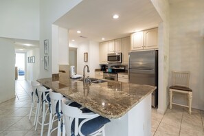 Fridge, microwave, oven, stovetop - 1690 Bluff Villas: 3 Bds, Next to South Beach Marina, Free Bikes (Hilton Head Island)