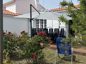 Outdoor dining - Family house 5 rooms in Barbâtre - Sleeps 8 (Barbâtre)