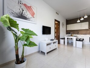 Fridge, microwave, oven, toaster - Perfect Holiday Apartment in Torrox, Near the Beach (Torrox)