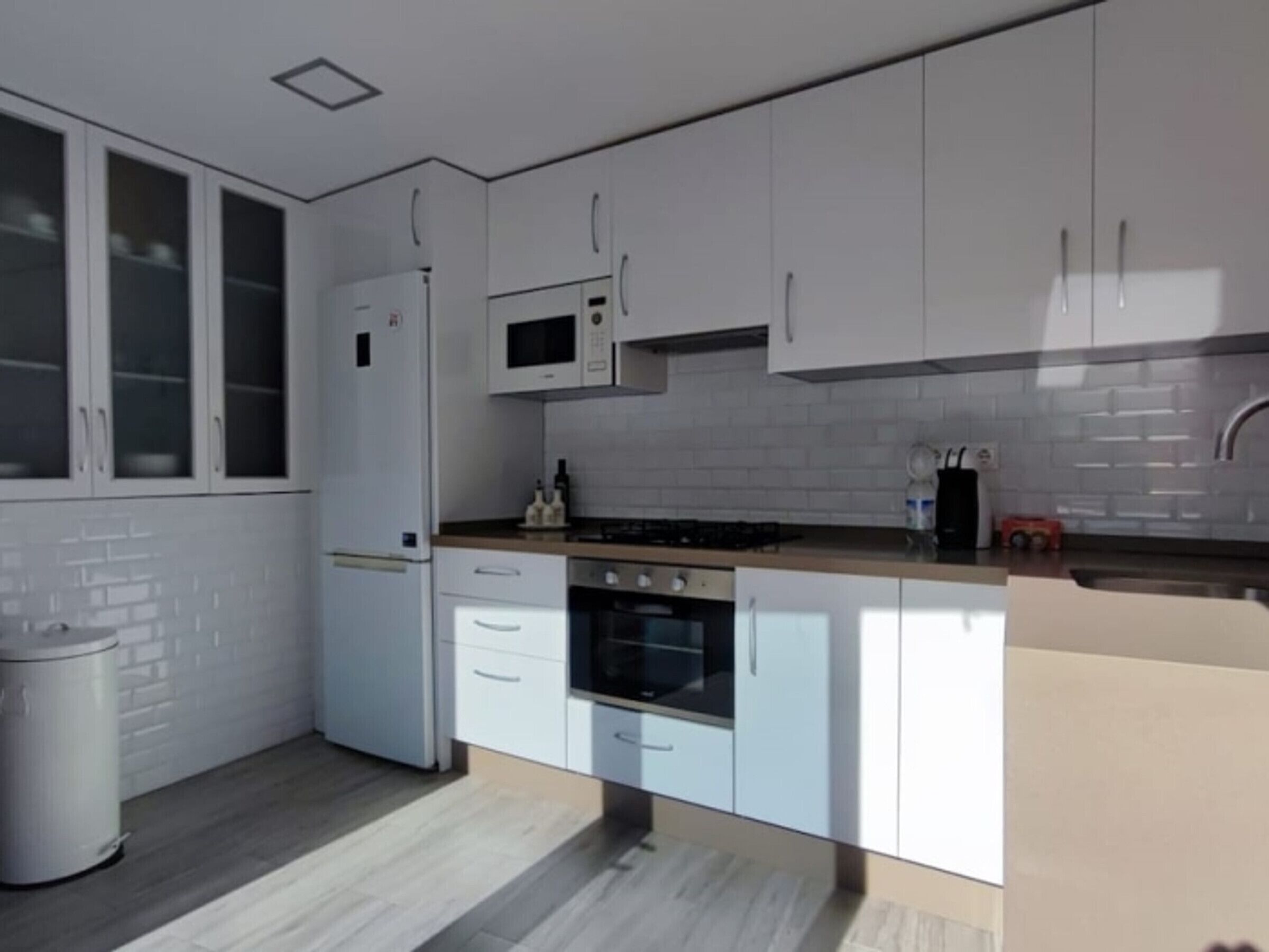 Fridge, microwave, oven, coffee/tea maker