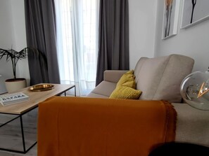 TV - Charming Andalusian house near beach with private patio (Málaga)