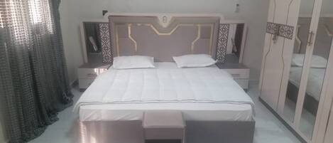 3 Schlafzimmer, Bügeleisen/Bügelbrett, Internetzugang, Bettwäsche