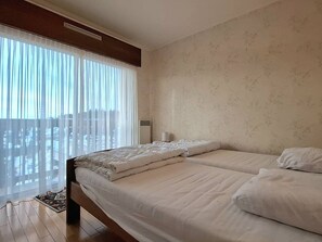 2 bedrooms - Spacious T3 apartment with terrace and parking, near ski lift (Bolquère)